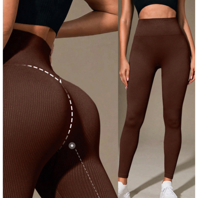 Leggings canelada de cintura larga e cor sólida para atividades esportivas.